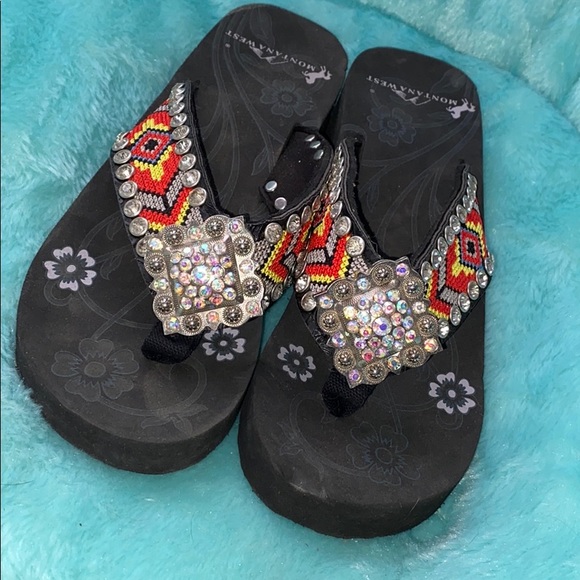 Montana West Shoes - Slightly wedged sandals